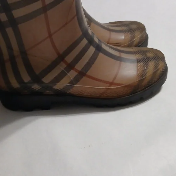 BURBERRY RAIN BOOTS - Picture 8 of 9